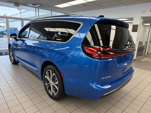 New 2026 Chrysler Pacifica Pinnacle image 5