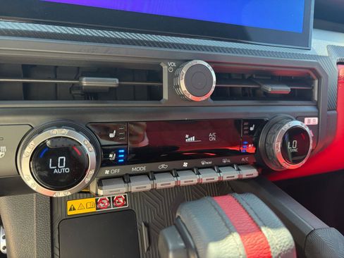 Certified 2025 Toyota Tacoma TRD Pro AWD/4WD image 13