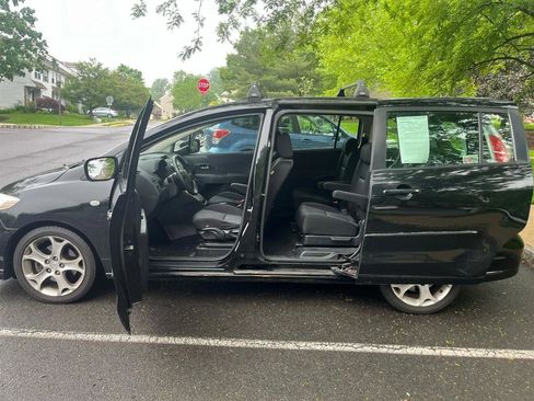 Used 2009 MAZDA MAZDA5 Sport image 3