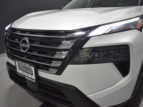 Certified 2024 Nissan Rogue SV w/ SV Premium Package image 11