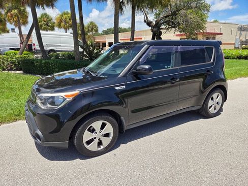 Used 2015 Kia Soul FWD image 9