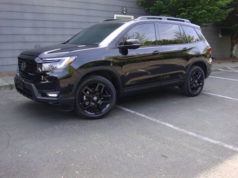 Used 2025 Honda Passport Black Edition image 3