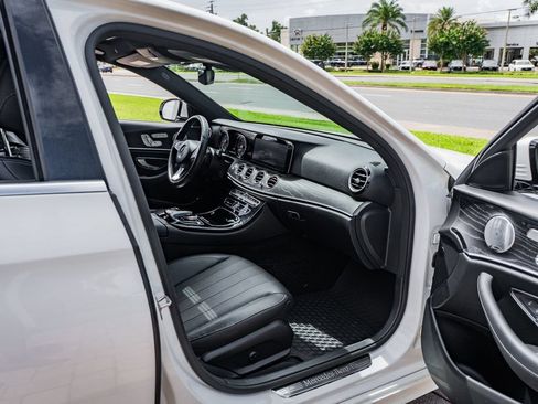 Used 2017 Mercedes-Benz E 300 4MATIC image 33