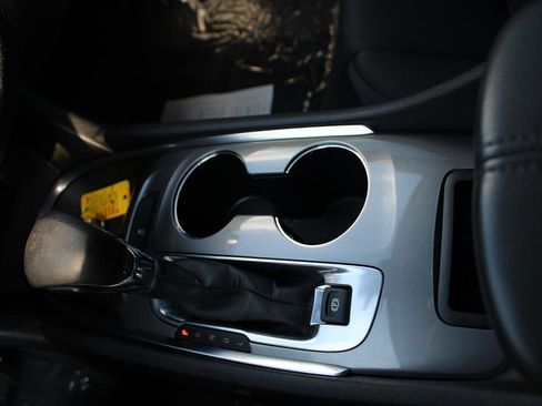 Used 2022 Chevrolet Malibu LT image 29