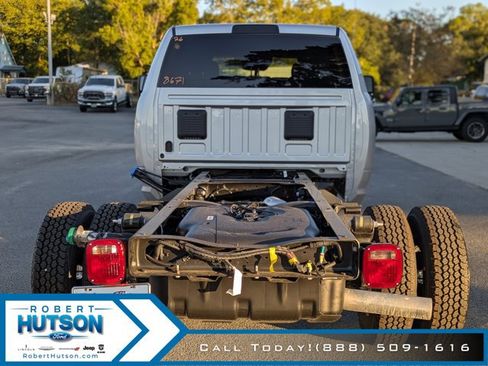 New 2026 RAM 3500 Tradesman w/ Chrome Appearance Group A AWD/4WD image 8