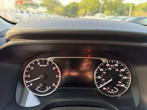 Used 2025 Nissan Rogue SV image 12