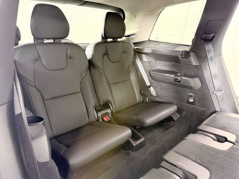 Used 2020 Volvo XC90 T6 Momentum w/ Protection Package Premier image 46
