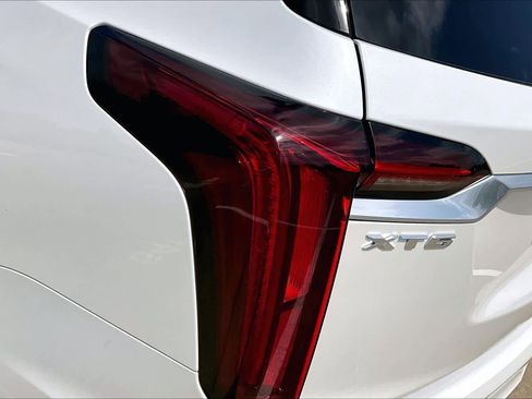 Used 2020 Cadillac XT6 Premium Luxury FWD image 25