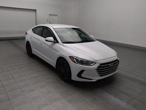 Used 2017 Hyundai Elantra SE image 13