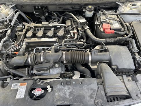 Used 2018 Honda Accord LX image 32