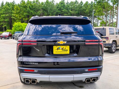 Used 2025 Chevrolet Traverse LT w/ Sun and Wheel Package FWD image 6