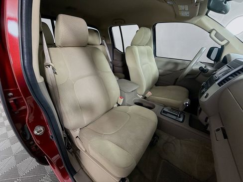 Used 2016 Nissan Frontier SV image 24