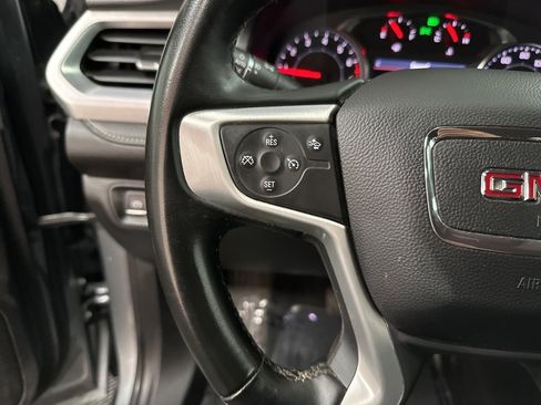 Used 2023 GMC Acadia SLT image 17