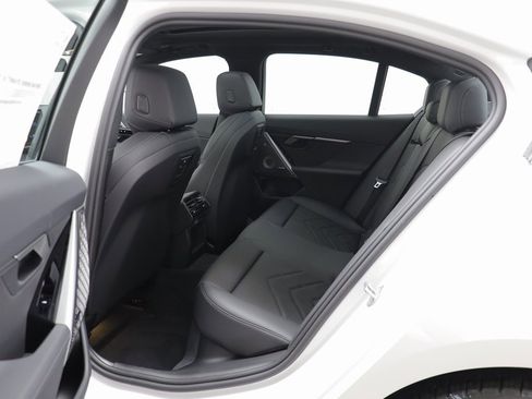 New 2026 BMW 530i xDrive image 13