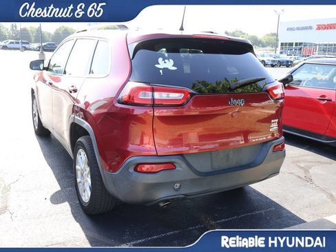 Used 2016 Jeep Cherokee Latitude w/ Comfort & Sound Group FWD image 15