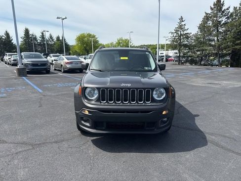 Used 2017 Jeep Renegade Latitude w/ Cold Weather Group AWD/4WD image 2