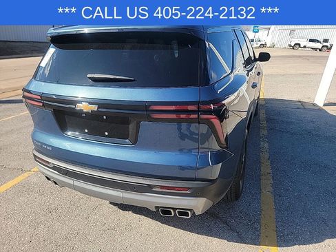 Used 2025 Chevrolet Traverse LT image 13