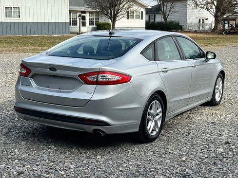 Used 2015 Ford Fusion SE image 5