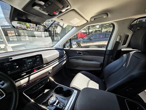 Used 2026 Kia Carnival EX FWD image 65