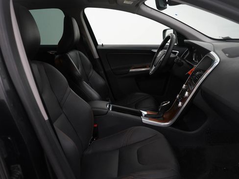 Used 2017 Volvo XC60 T6 Inscription w/ Advanced Package image 11