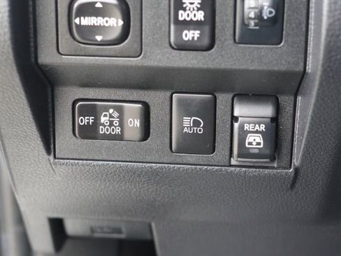 Used 2021 Toyota Tundra SR5 w/ SR5 Upgrade Package AWD/4WD image 23