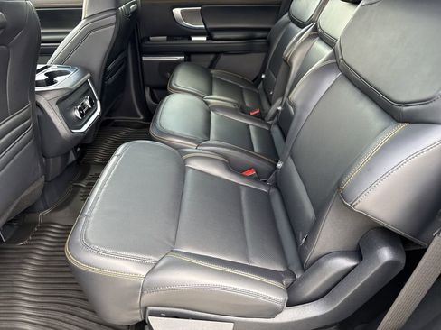 Used 2025 Ford Expedition Tremor image 21