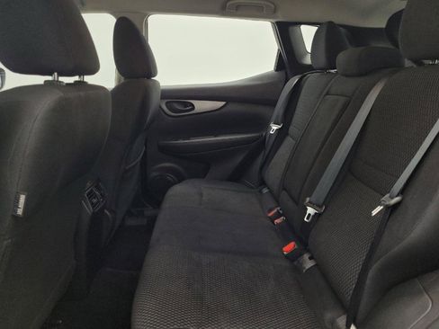 Used 2019 Nissan Rogue Sport S image 18