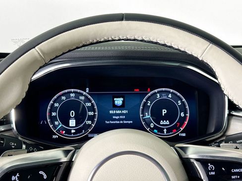 Certified 2025 Jaguar F-PACE R-Dynamic S image 10