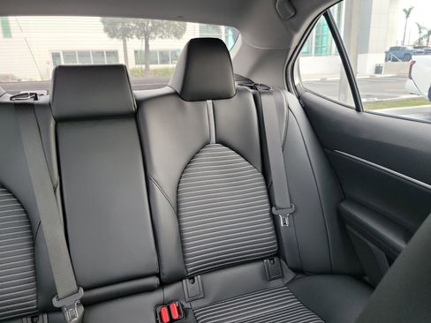 Used 2022 Toyota Camry SE image 22