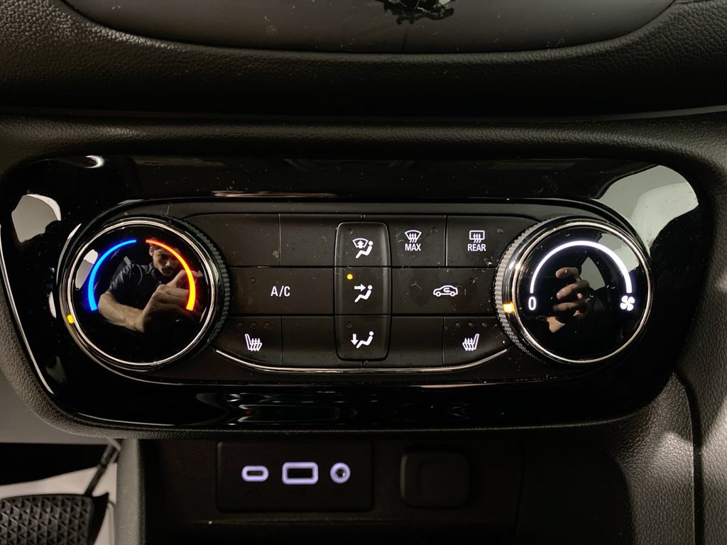 Certified 2023 Buick Encore GX Preferred w/ Cold Weather Comfort Package AWD/4WD image 18