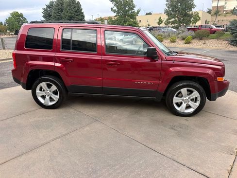 Used 2016 Jeep Patriot Latitude AWD/4WD image 5