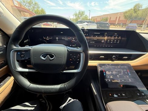 Certified 2025 INFINITI QX80 Sensory AWD/4WD image 22