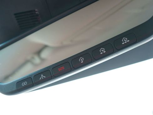 Used 2022 Genesis G70 2.0T image 23