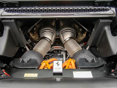 Used 2025 Ferrari 296 GTS RWD image 40