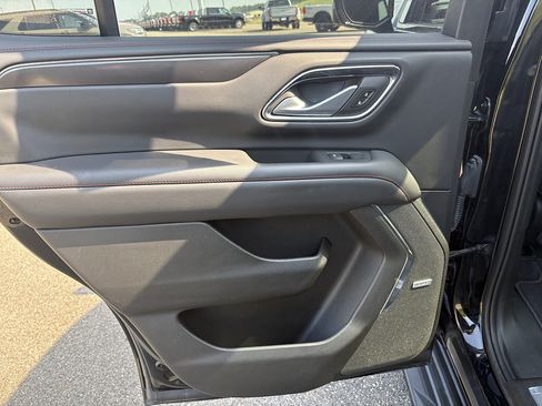 Used 2022 Chevrolet Tahoe RST w/ Luxury Package AWD/4WD image 17