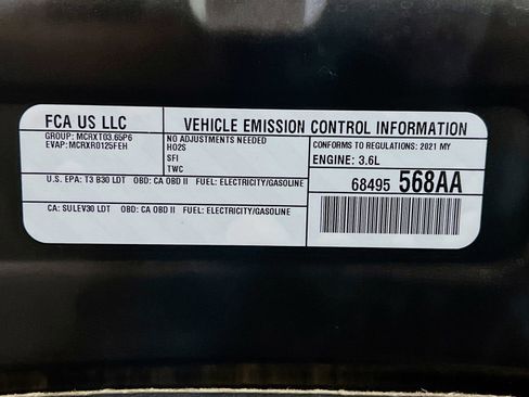 Used 2021 Chrysler Pacifica Touring-L image 22