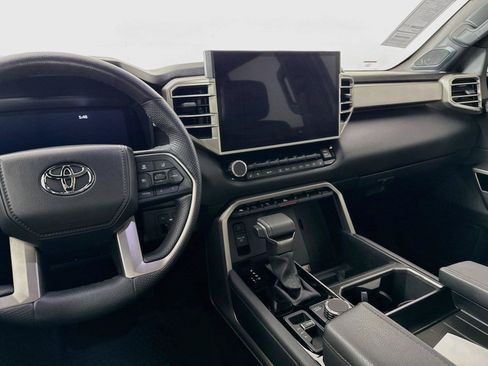 Used 2025 Toyota Tundra Limited AWD/4WD image 34