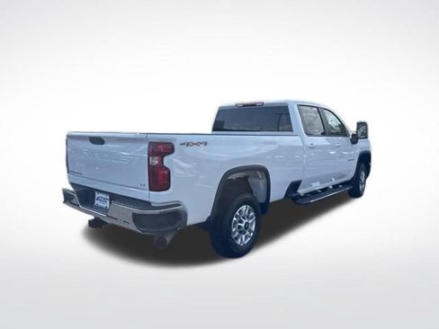 Used 2024 Chevrolet Silverado 2500 LT AWD/4WD image 5