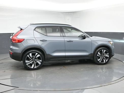 Used 2023 Volvo XC40 B5 Ultimate w/ Protection Package Premier AWD/4WD image 9
