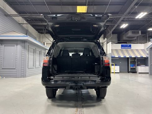 Used 2024 Toyota 4Runner TRD Sport AWD/4WD image 9
