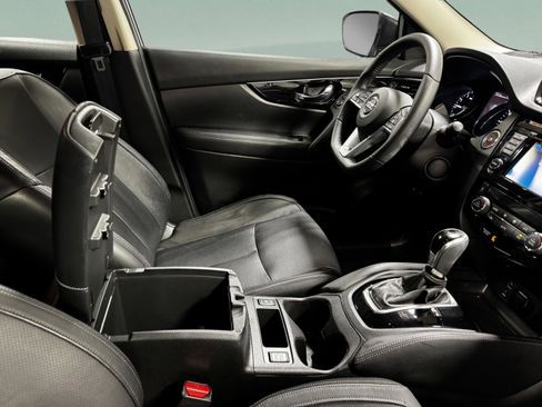 Used 2018 Nissan Rogue Sport SL w/ SL Premium Package image 24