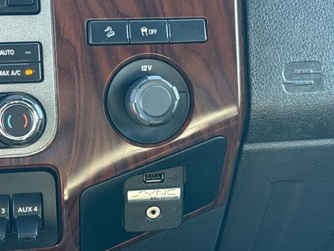 Used 2011 Ford F350 Lariat w/ Lariat Interior Pkg image 28