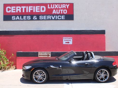 Used 2015 BMW Z4 sDrive35i RWD image 2