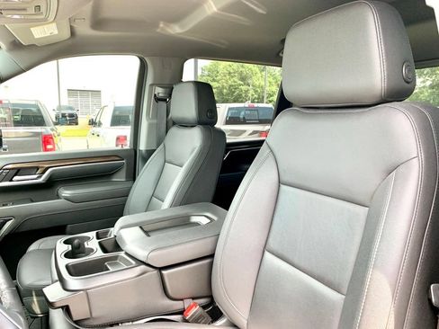 Used 2025 Chevrolet Silverado 2500 LT w/ Trail Boss Package AWD/4WD image 15