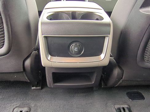 Used 2022 Kia Carnival LX image 26