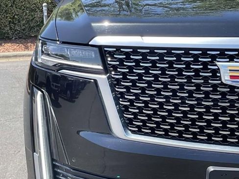 Used 2023 Cadillac Escalade Premium Luxury image 38