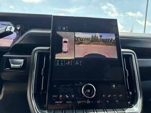 New 2026 GMC Yukon Denali w/ Sun & Power Step Package AWD/4WD image 26