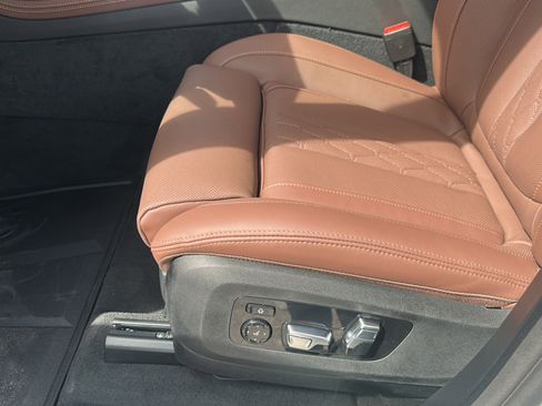 New 2026 BMW X7 M60i image 12