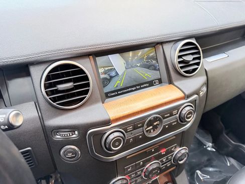 Used 2016 Land Rover LR4 HSE image 18