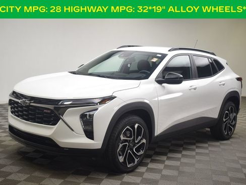Used 2026 Chevrolet Trax RS w/ Driver Confidence Package FWD image 3